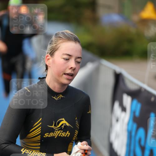 25.08.2024 - Elbe Triathlon Hamburg H.Heesch http://msf.ph/oto/6839590 25.08.2024 08:43:41 Schwimmen 110, 117, 121, 142, 153, 167, 176, 182, 190 meine-sportfotos.de
