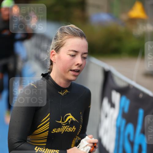 25.08.2024 - Elbe Triathlon Hamburg H.Heesch http://msf.ph/oto/6839593 25.08.2024 08:43:41 Schwimmen 110, 117, 121, 142, 153, 167, 176, 182, 190 meine-sportfotos.de