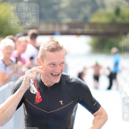 25.08.2024 - Elbe Triathlon Hamburg H.Heesch http://msf.ph/oto/6839604 25.08.2024 14:05:47 Schwimmen 15, 17, 19, 22, 29 meine-sportfotos.de