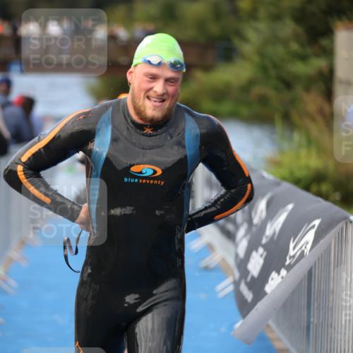 25.08.2024 - Elbe Triathlon Hamburg H.Heesch http://msf.ph/oto/6839609 25.08.2024 08:43:42 Schwimmen 110, 117, 121, 142, 153, 167, 176, 182, 190 meine-sportfotos.de