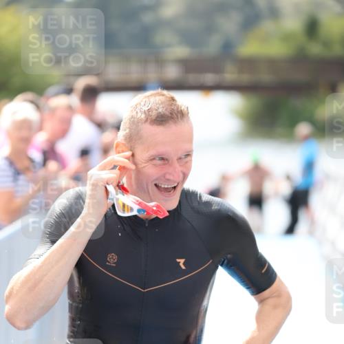 25.08.2024 - Elbe Triathlon Hamburg H.Heesch http://msf.ph/oto/6839610 25.08.2024 14:05:47 Schwimmen 15, 17, 19, 22, 29 meine-sportfotos.de