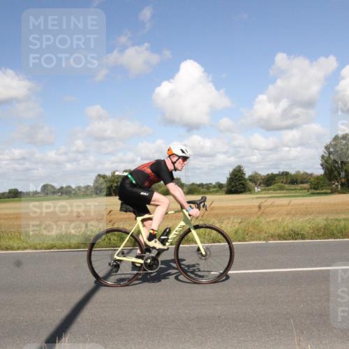 25.08.2024 - Elbe Triathlon Hamburg Fuchs,  Jonas http://msf.ph/oto/6839616 25.08.2024 11:01:27 Radfahren 1452, 1455, 1694, 1448, 1534, 1467, 1702, 1701 meine-sportfotos.de