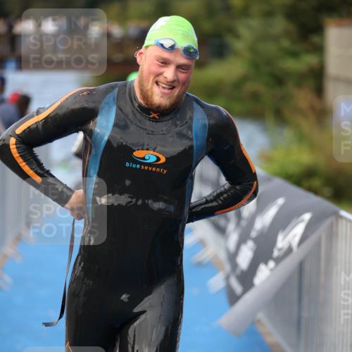 25.08.2024 - Elbe Triathlon Hamburg H.Heesch http://msf.ph/oto/6839625 25.08.2024 08:43:42 Schwimmen 110, 117, 121, 142, 153, 167, 176, 182, 190 meine-sportfotos.de