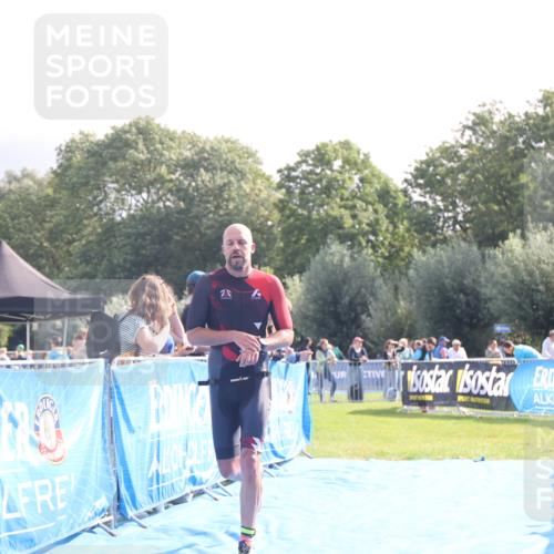 25.08.2024 - Elbe Triathlon Hamburg H.Heesch http://msf.ph/oto/6839627 25.08.2024 10:26:23 Ziel 60, 99 meine-sportfotos.de