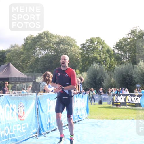 25.08.2024 - Elbe Triathlon Hamburg H.Heesch http://msf.ph/oto/6839650 25.08.2024 10:26:23 Ziel 60, 99 meine-sportfotos.de