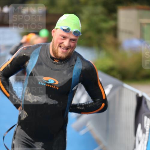 25.08.2024 - Elbe Triathlon Hamburg H.Heesch http://msf.ph/oto/6839651 25.08.2024 08:43:43 Schwimmen 110, 117, 121, 142, 153, 167, 176, 182, 190 meine-sportfotos.de