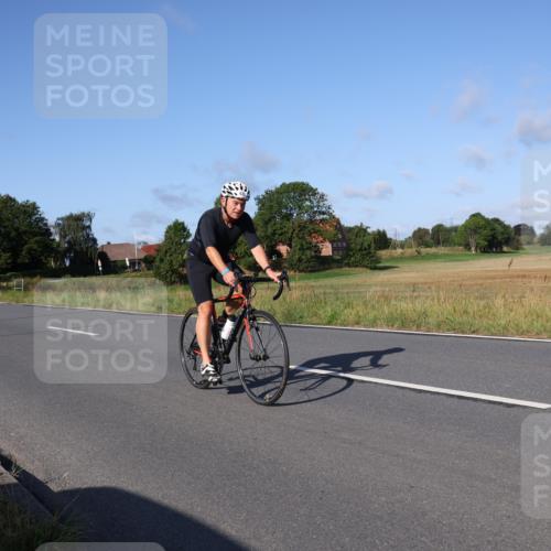 25.08.2024 - Elbe Triathlon Hamburg Fuchs,  Jonas http://msf.ph/oto/6839656 25.08.2024 09:36:51 Radfahren 281, 371, 430, 269 meine-sportfotos.de
