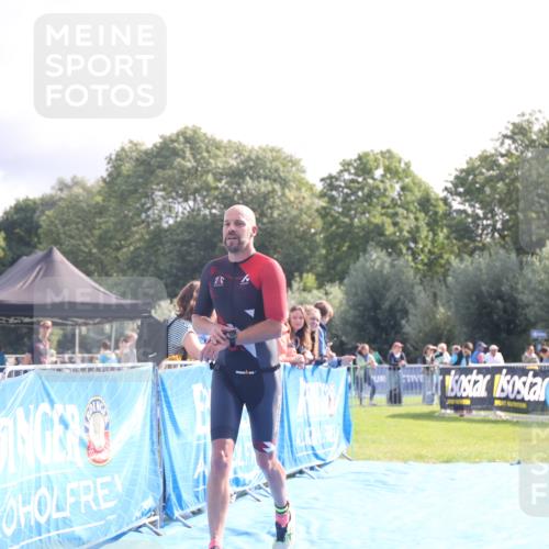 25.08.2024 - Elbe Triathlon Hamburg H.Heesch http://msf.ph/oto/6839664 25.08.2024 10:26:23 Ziel 60, 99 meine-sportfotos.de