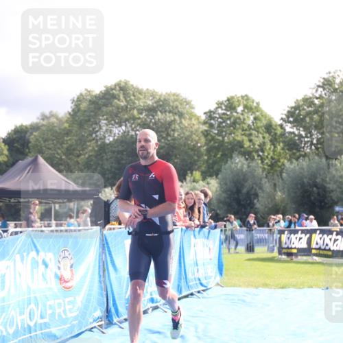 25.08.2024 - Elbe Triathlon Hamburg H.Heesch http://msf.ph/oto/6839670 25.08.2024 10:26:23 Ziel 60, 99 meine-sportfotos.de