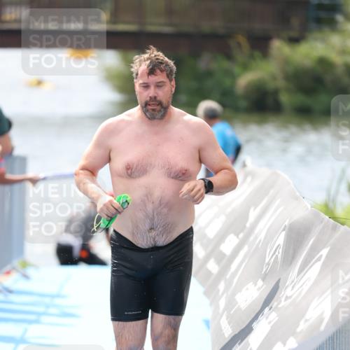 25.08.2024 - Elbe Triathlon Hamburg H.Heesch http://msf.ph/oto/6839672 25.08.2024 14:05:56 Schwimmen 6, 15, 17, 19, 23, 29 meine-sportfotos.de
