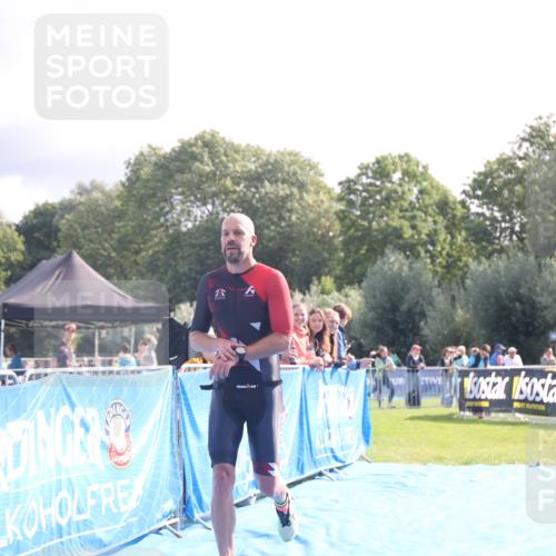 25.08.2024 - Elbe Triathlon Hamburg H.Heesch http://msf.ph/oto/6839676 25.08.2024 10:26:23 Ziel 60, 99 meine-sportfotos.de