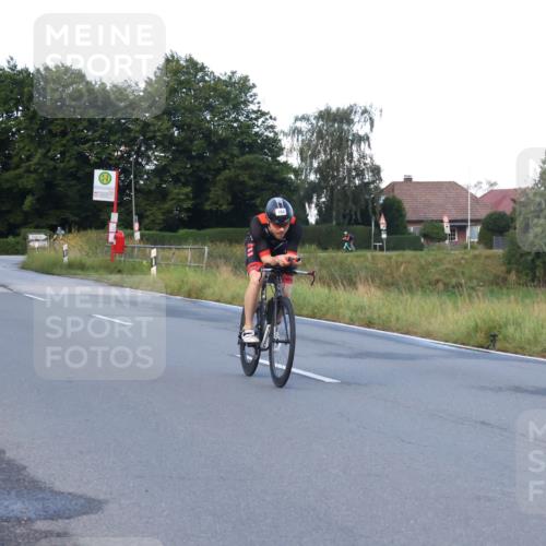 25.08.2024 - Elbe Triathlon Hamburg Fuchs,  Jonas http://msf.ph/oto/6839678 25.08.2024 08:55:08 Radfahren 42, 75, 56, 48, 184, 134 meine-sportfotos.de