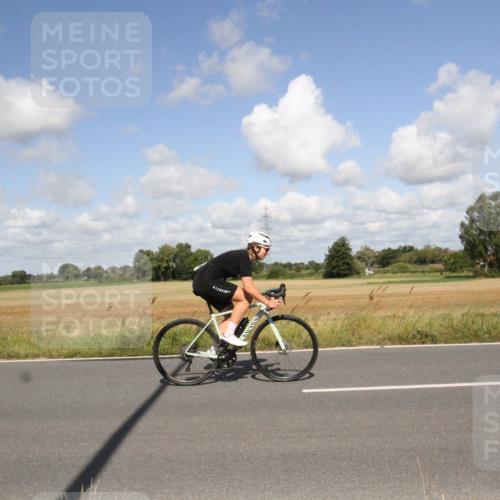 25.08.2024 - Elbe Triathlon Hamburg Fuchs,  Jonas http://msf.ph/oto/6839686 25.08.2024 11:01:56 Radfahren 782, 1646, 785, 1696 meine-sportfotos.de