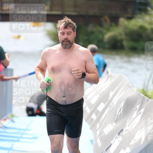 25.08.2024 - Elbe Triathlon Hamburg H.Heesch http://msf.ph/oto/6839687 25.08.2024 14:05:56 Schwimmen 6, 15, 17, 19, 23, 29 meine-sportfotos.de