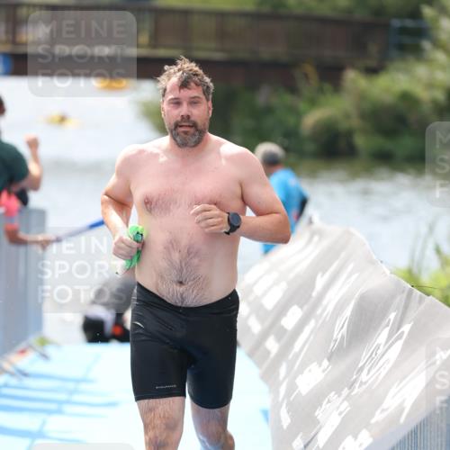25.08.2024 - Elbe Triathlon Hamburg H.Heesch http://msf.ph/oto/6839696 25.08.2024 14:05:56 Schwimmen 6, 15, 17, 19, 23, 29 meine-sportfotos.de