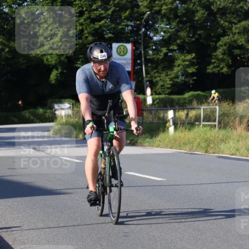 25.08.2024 - Elbe Triathlon Hamburg Fuchs,  Jonas http://msf.ph/oto/6839709 25.08.2024 09:37:00 Radfahren 269, 246, 529, 266 meine-sportfotos.de