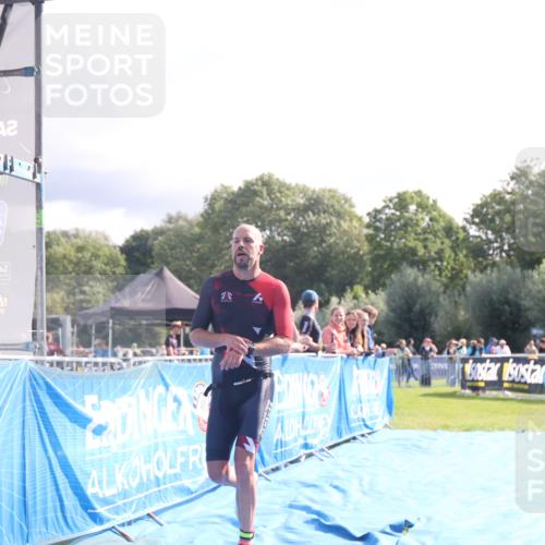25.08.2024 - Elbe Triathlon Hamburg H.Heesch http://msf.ph/oto/6839720 25.08.2024 10:26:23 Ziel 60, 99 meine-sportfotos.de
