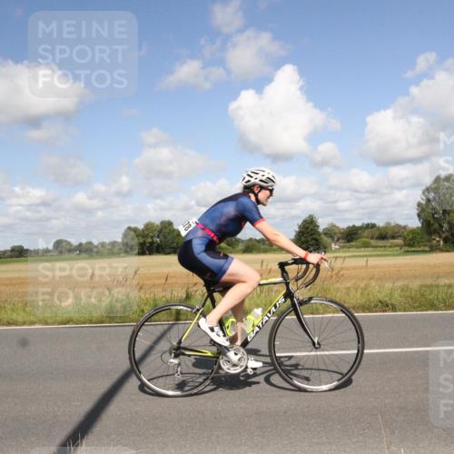 25.08.2024 - Elbe Triathlon Hamburg Fuchs,  Jonas http://msf.ph/oto/6839721 25.08.2024 11:02:08 Radfahren 1684, 1678, 1644, 1717 meine-sportfotos.de
