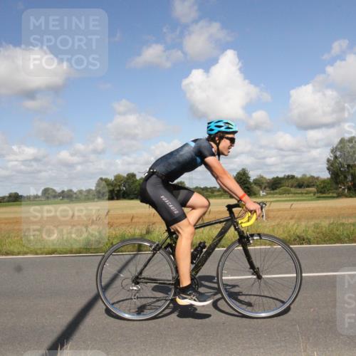 25.08.2024 - Elbe Triathlon Hamburg Fuchs,  Jonas http://msf.ph/oto/6839734 25.08.2024 11:02:13 Radfahren 1678, 1644, 1717, 1613 meine-sportfotos.de