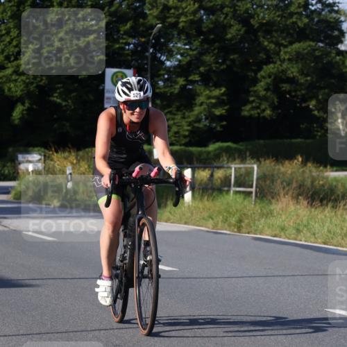 25.08.2024 - Elbe Triathlon Hamburg Fuchs,  Jonas http://msf.ph/oto/6839742 25.08.2024 09:37:03 Radfahren 246, 529, 266 meine-sportfotos.de
