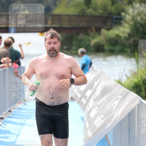 25.08.2024 - Elbe Triathlon Hamburg H.Heesch http://msf.ph/oto/6839743 25.08.2024 14:05:57 Schwimmen 6, 15, 17, 19, 23, 29 meine-sportfotos.de