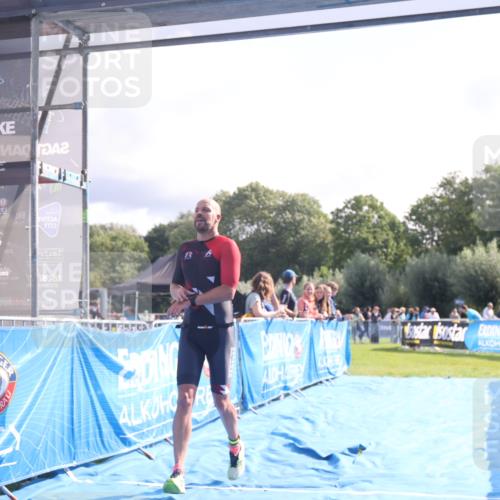 25.08.2024 - Elbe Triathlon Hamburg H.Heesch http://msf.ph/oto/6839745 25.08.2024 10:26:24 Ziel 60 meine-sportfotos.de