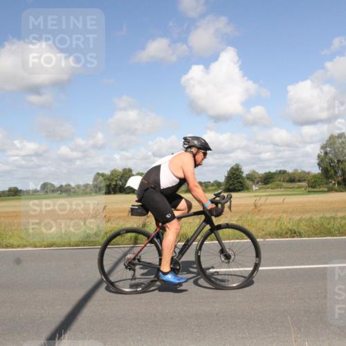 25.08.2024 - Elbe Triathlon Hamburg Fuchs,  Jonas http://msf.ph/oto/6839746 25.08.2024 11:02:20 Radfahren 1613, 1420 meine-sportfotos.de