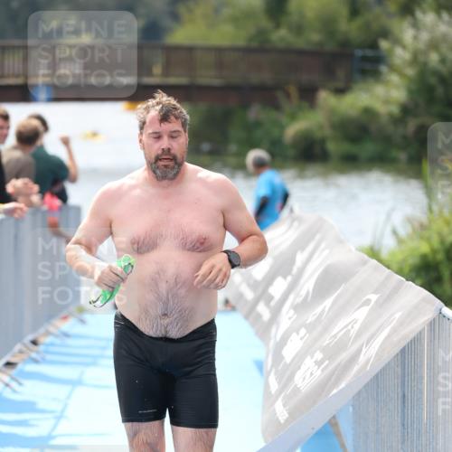 25.08.2024 - Elbe Triathlon Hamburg H.Heesch http://msf.ph/oto/6839749 25.08.2024 14:05:57 Schwimmen 6, 15, 17, 19, 23, 29 meine-sportfotos.de