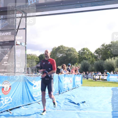 25.08.2024 - Elbe Triathlon Hamburg H.Heesch http://msf.ph/oto/6839761 25.08.2024 10:26:24 Ziel 60 meine-sportfotos.de