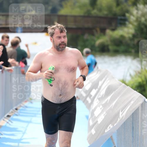 25.08.2024 - Elbe Triathlon Hamburg H.Heesch http://msf.ph/oto/6839767 25.08.2024 14:05:57 Schwimmen 6, 15, 17, 19, 23, 29 meine-sportfotos.de