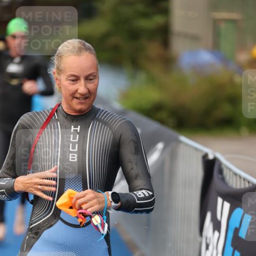 25.08.2024 - Elbe Triathlon Hamburg H.Heesch http://msf.ph/oto/6839771 25.08.2024 08:43:44 Schwimmen 110, 117, 121, 142, 153, 167, 176, 182, 190 meine-sportfotos.de