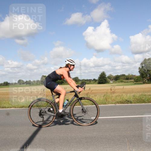 25.08.2024 - Elbe Triathlon Hamburg Fuchs,  Jonas http://msf.ph/oto/6839773 25.08.2024 11:02:34 Radfahren 1647, 1686, 1638, 1704, 1605 meine-sportfotos.de