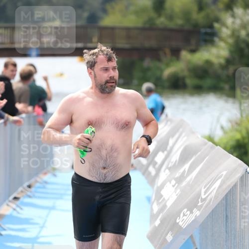 25.08.2024 - Elbe Triathlon Hamburg H.Heesch http://msf.ph/oto/6839775 25.08.2024 14:05:57 Schwimmen 6, 15, 17, 19, 23, 29 meine-sportfotos.de