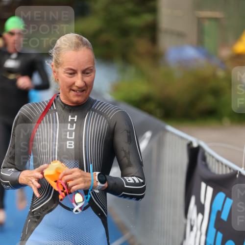 25.08.2024 - Elbe Triathlon Hamburg H.Heesch http://msf.ph/oto/6839777 25.08.2024 08:43:44 Schwimmen 110, 117, 121, 142, 153, 167, 176, 182, 190 meine-sportfotos.de
