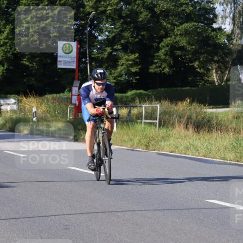 25.08.2024 - Elbe Triathlon Hamburg Fuchs,  Jonas http://msf.ph/oto/6839782 25.08.2024 09:37:05 Radfahren 246, 529, 266, 322 meine-sportfotos.de