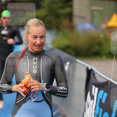 25.08.2024 - Elbe Triathlon Hamburg H.Heesch http://msf.ph/oto/6839783 25.08.2024 08:43:44 Schwimmen 110, 117, 121, 142, 153, 167, 176, 182, 190 meine-sportfotos.de