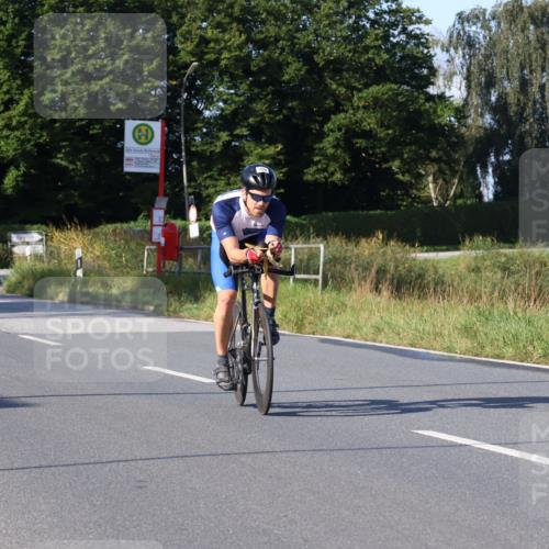 25.08.2024 - Elbe Triathlon Hamburg Fuchs,  Jonas http://msf.ph/oto/6839788 25.08.2024 09:37:05 Radfahren 246, 529, 266, 322 meine-sportfotos.de