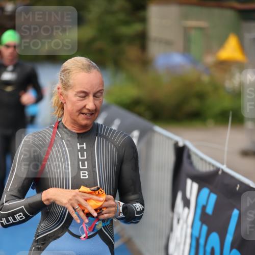 25.08.2024 - Elbe Triathlon Hamburg H.Heesch http://msf.ph/oto/6839795 25.08.2024 08:43:44 Schwimmen 110, 117, 121, 142, 153, 167, 176, 182, 190 meine-sportfotos.de