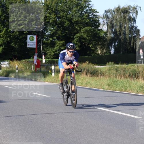 25.08.2024 - Elbe Triathlon Hamburg Fuchs,  Jonas http://msf.ph/oto/6839797 25.08.2024 09:37:06 Radfahren 246, 529, 266, 322 meine-sportfotos.de