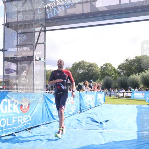 25.08.2024 - Elbe Triathlon Hamburg H.Heesch http://msf.ph/oto/6839803 25.08.2024 10:26:24 Ziel 60 meine-sportfotos.de