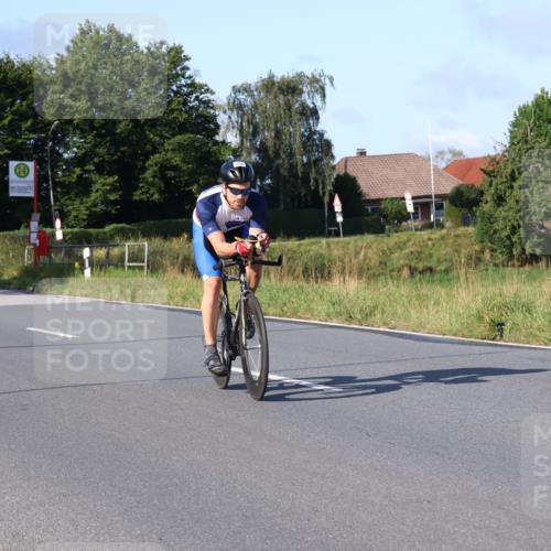 25.08.2024 - Elbe Triathlon Hamburg Fuchs,  Jonas http://msf.ph/oto/6839808 25.08.2024 09:37:06 Radfahren 246, 529, 266, 322 meine-sportfotos.de