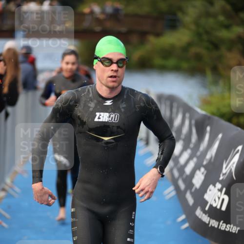 25.08.2024 - Elbe Triathlon Hamburg H.Heesch http://msf.ph/oto/6839816 25.08.2024 08:43:46 Schwimmen 110, 117, 121, 142, 153, 167, 176, 182, 190 meine-sportfotos.de