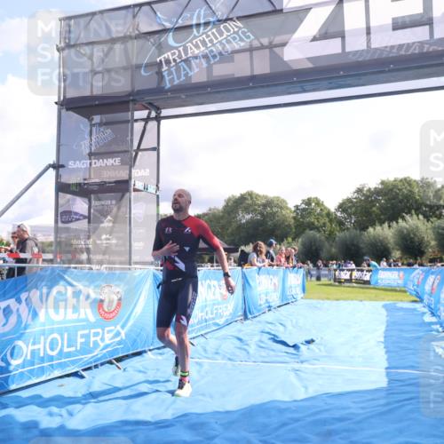 25.08.2024 - Elbe Triathlon Hamburg H.Heesch http://msf.ph/oto/6839824 25.08.2024 10:26:24 Ziel 60 meine-sportfotos.de