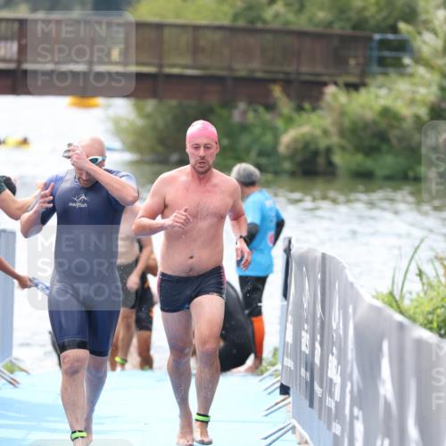 25.08.2024 - Elbe Triathlon Hamburg H.Heesch http://msf.ph/oto/6839827 25.08.2024 14:06:09 Schwimmen 6, 7, 10, 17, 18, 23, 28, 30 meine-sportfotos.de