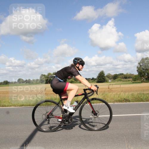 25.08.2024 - Elbe Triathlon Hamburg Fuchs,  Jonas http://msf.ph/oto/6839829 25.08.2024 11:02:54 Radfahren 1677, 1682, 1685, 1402, 1693, 1606, 1705 meine-sportfotos.de