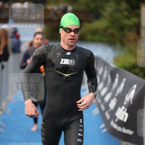 25.08.2024 - Elbe Triathlon Hamburg H.Heesch http://msf.ph/oto/6839831 25.08.2024 08:43:46 Schwimmen 110, 117, 121, 142, 153, 167, 176, 182, 190 meine-sportfotos.de