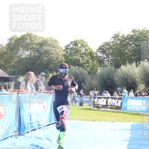 25.08.2024 - Elbe Triathlon Hamburg H.Heesch http://msf.ph/oto/6839834 25.08.2024 10:26:34 Ziel 58 meine-sportfotos.de