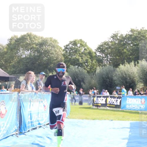 25.08.2024 - Elbe Triathlon Hamburg H.Heesch http://msf.ph/oto/6839840 25.08.2024 10:26:34 Ziel 58 meine-sportfotos.de