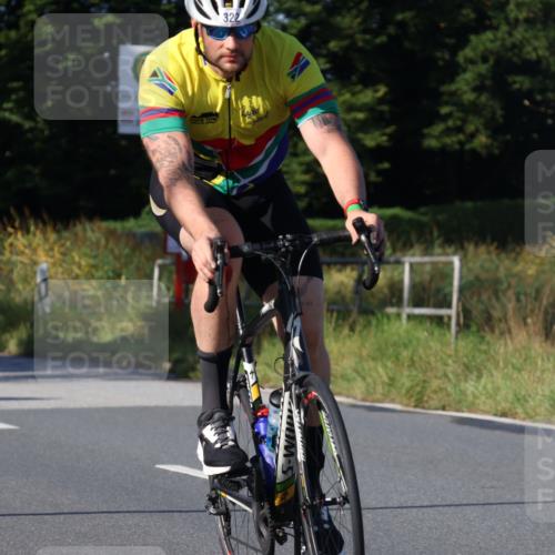 25.08.2024 - Elbe Triathlon Hamburg Fuchs,  Jonas http://msf.ph/oto/6839841 25.08.2024 09:37:10 Radfahren 266, 322, 496 meine-sportfotos.de