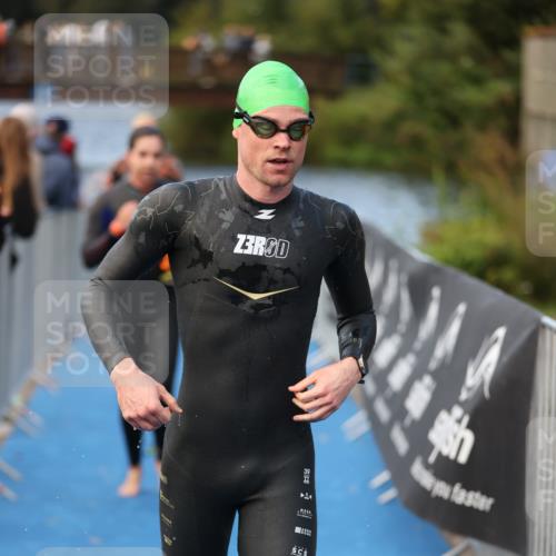 25.08.2024 - Elbe Triathlon Hamburg H.Heesch http://msf.ph/oto/6839842 25.08.2024 08:43:46 Schwimmen 110, 117, 121, 142, 153, 167, 176, 182, 190 meine-sportfotos.de